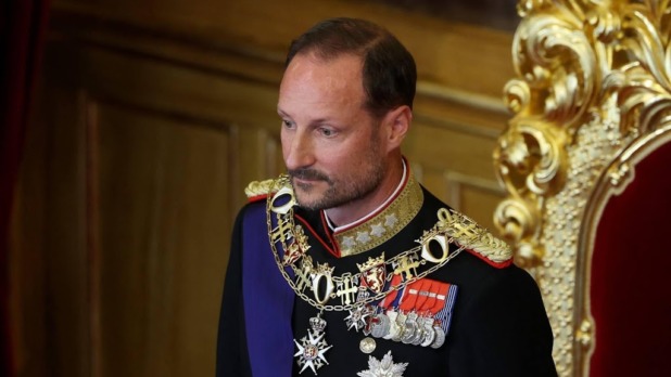 Koning Haakon mist gesprekken met zijn vader