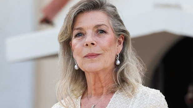 Prins Albert en prinses Caroline ontvangen geprezen schrijvers