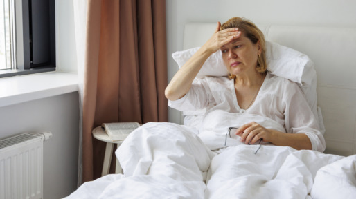 50 plus ziek op bed