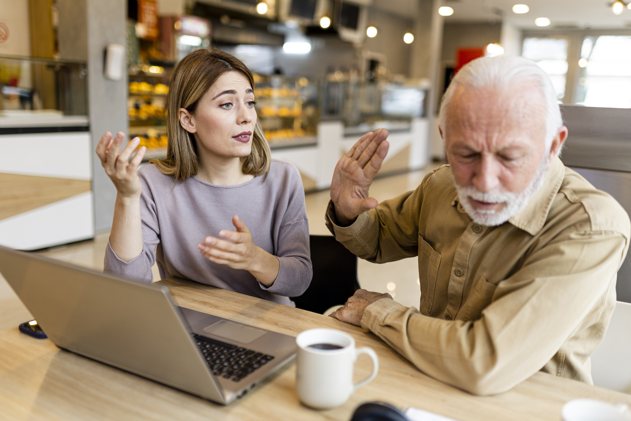 Vader en dochter hebben slaande ruzie